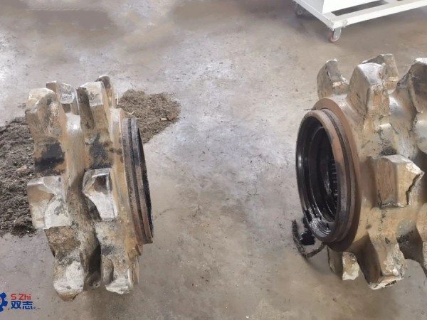 赴山西懷仁測(cè)繪刮板、橫梁、鏈輪體