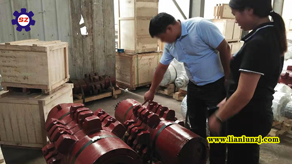 歡迎劉總來我廠參觀并達(dá)成鏈輪軸組維修新合作！