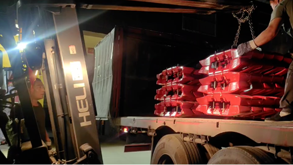 雙志配件“倉”滿即發(fā)，護(hù)航生產(chǎn)無時(shí)差